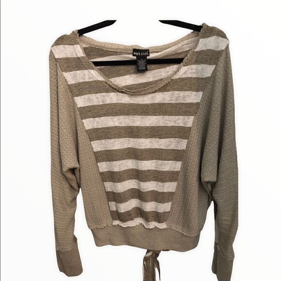 Wet Seal shirt   - Picture 1 of 6